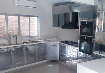 Muebles inox: estilo, durabilidad y poco mantenimiento